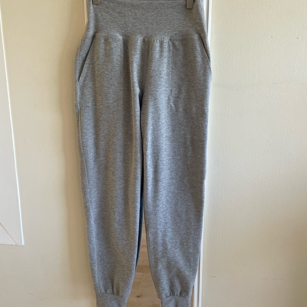 Beyond yoga joggers with pockets
